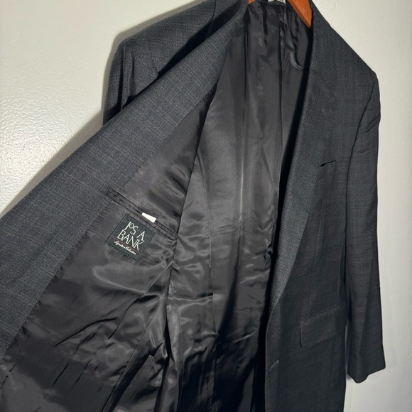 Jos. A. Bank Signature Collection With A Mix Of Silk/Wool Size 42L - Picture 3 of 7